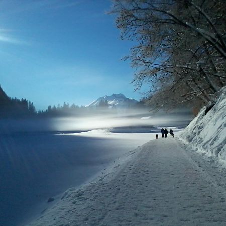 Logis Hotel Les Sapins Монрьон Экстерьер фото