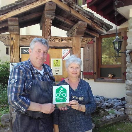 Logis Hotel Les Sapins Монрьон Экстерьер фото